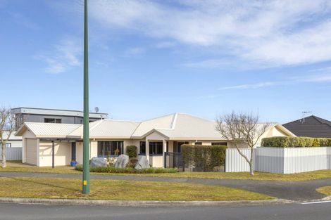 Photo of property in 1 Vaucluse Drive, Nukuhau, Taupo, 3330