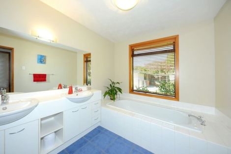 Photo of property in 17 Parr Place, Ilam, Christchurch, 8041