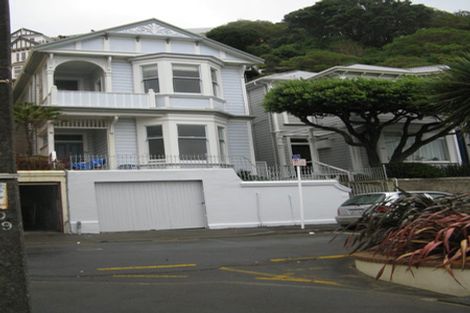 Photo of property in 194 Oriental Parade, Oriental Bay, Wellington, 6011