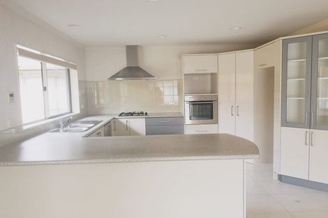 Photo of property in 12 Pennygale Close, Flat Bush, Auckland, 2016