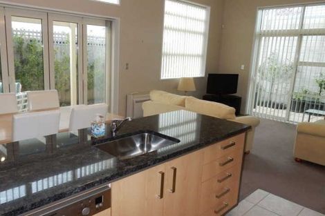 Photo of property in 2/43 Main Road, Redcliffs, Christchurch, 8081