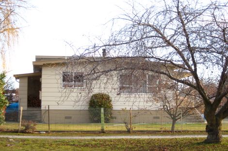 Photo of property in 28 Centennial Avenue, Arrowtown, 9302