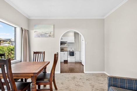 Photo of property in 16 Brookvale Road, Havelock North, 4130