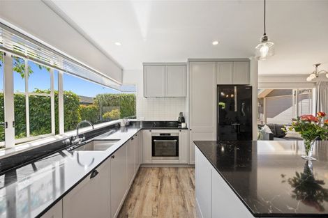 Photo of property in 15 Pukekura Place, Taradale, Napier, 4112