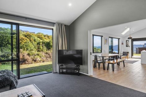 Photo of property in 13 Sparrowhawk Way, Kinloch, Taupo, 3377