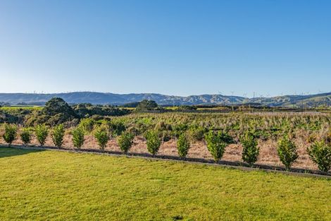 Photo of property in 90 Johnstone Drive, Fitzherbert, Palmerston North, 4410