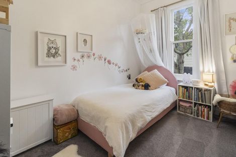 Photo of property in 13 South Lynn Road, Titirangi, Auckland, 0604