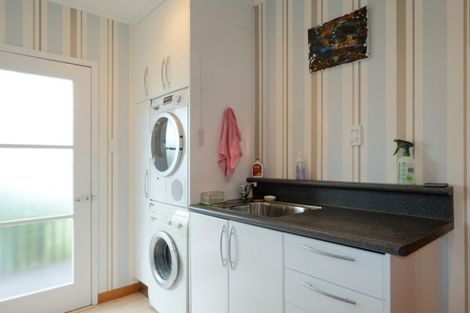 Photo of property in 22 Athol Place, Ravensbourne, Dunedin, 9022