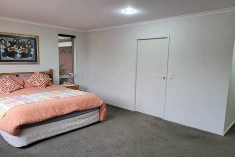 Photo of property in 28 Helenslee Road, Pokeno, 2402