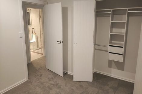 Photo of property in 2 Oakheart Way, Forrest Hill, Auckland, 0620