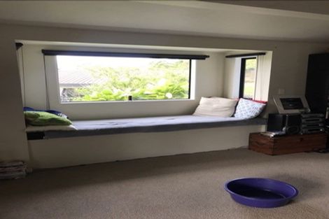 Photo of property in 14 Emery Grove, Bayview, Auckland, 0629