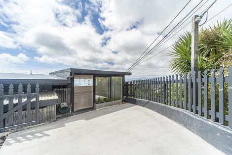 Photo of property in 43 Harbour View Road, Northland, Wellington, 6012