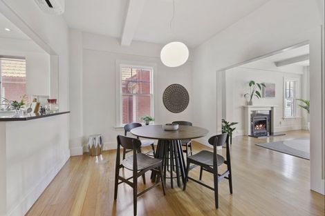 Photo of property in Inverleith Apartments, 3/306 Oriental Parade, Oriental Bay, Wellington, 6011