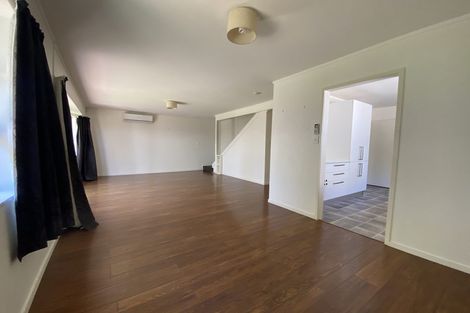 Photo of property in 2/2b Sunnynook Road, Sunnynook, Auckland, 0620