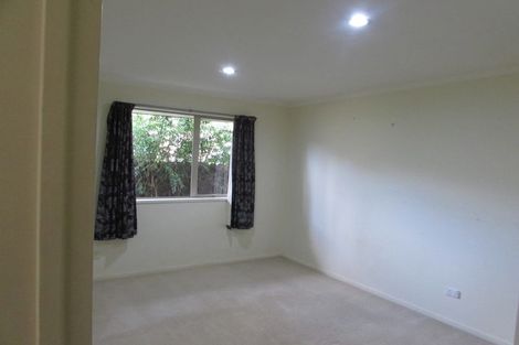 Photo of property in 60 South Kensington Way, Henderson, Auckland, 0612