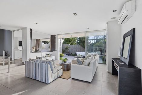 Photo of property in 2a Pierce Road, Milford, Auckland, 0620