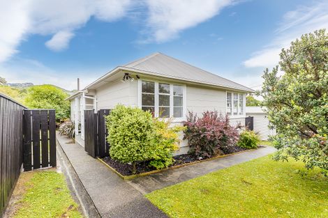 Photo of property in 12 Stephen Street, Johnsonville, Wellington, 6037