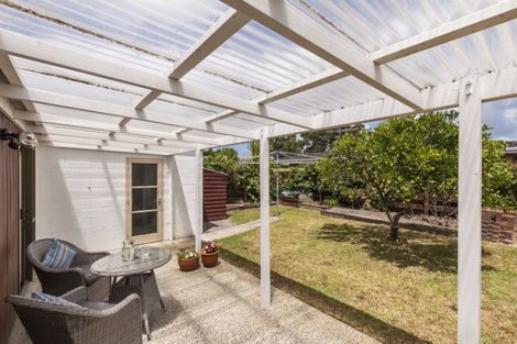 Photo of property in 1/1-3 Rock Isle Road, Torbay, Auckland, 0630
