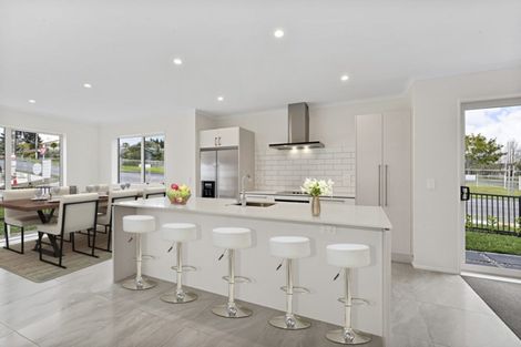 Photo of property in 97 Granville Drive, Massey, Auckland, 0614