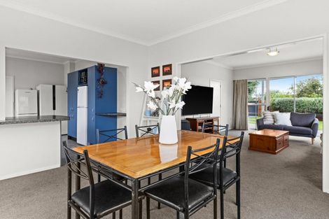 Photo of property in 114 Avondale Road, Taradale, Napier, 4112