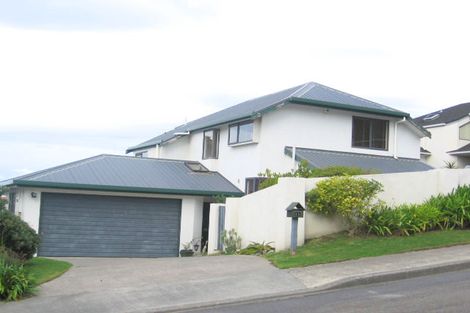 Photo of property in 11 Meadowcroft Grove, Johnsonville, Wellington, 6037