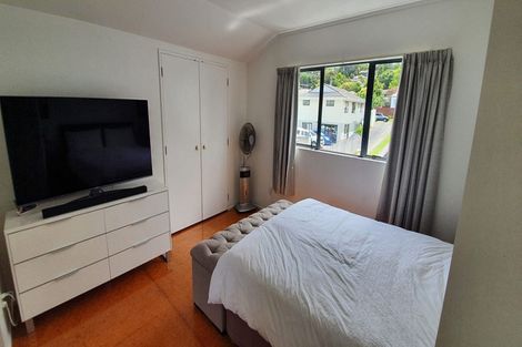 Photo of property in 2/22 Lambrown Drive, Totara Vale, Auckland, 0629