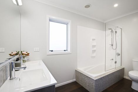 Photo of property in 417 Paparata Road, Bombay, 2675