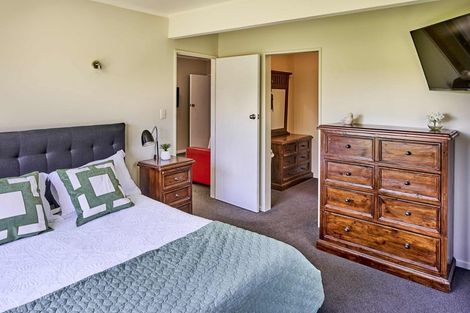 Photo of property in 27 Eskdale Road, Papakowhai, Porirua, 5024