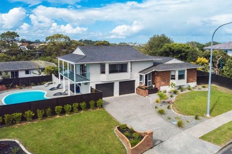 Photo of property in 128 Chelsea View Drive, Chatswood, Auckland, 0626