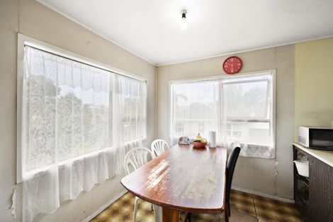 Photo of property in 39 Cockayne Crescent, Sunnynook, Auckland, 0620