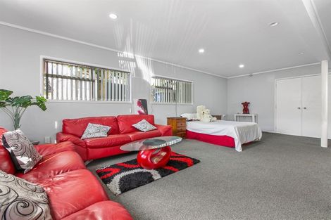 Photo of property in 84 Hetherington Road, Ranui, Auckland, 0612