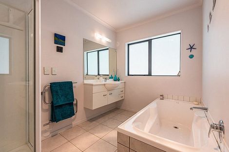 Photo of property in 11 Port Lane, Whitby, Porirua, 5024