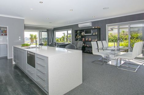 Photo of property in 91 Mortlake Heights, Pyes Pa, Tauranga, 3112