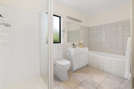 Photo of property in 20 Futuna Close, Karori, Wellington, 6012