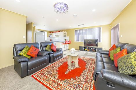 Photo of property in 24 Scotts Field Drive, Takanini, 2112