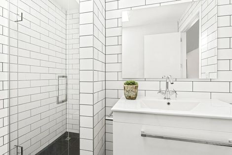 Photo of property in 32 Awanui Crescent, Matakana, 0985