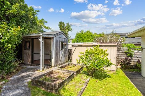 Photo of property in 15a Winara Avenue, Waikanae, 5036