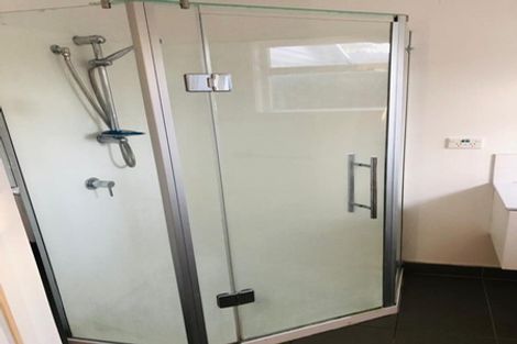 Photo of property in 452a West Coast Road, Glen Eden, Auckland, 0602