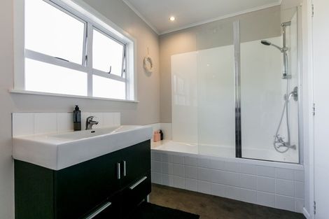 Photo of property in 24 Mangarau Crescent, Havelock North, 4130