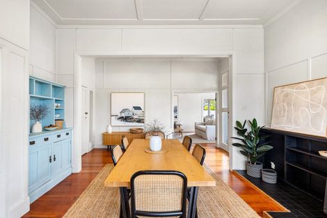 Photo of property in 45 Napier Terrace, Hospital Hill, Napier, 4110