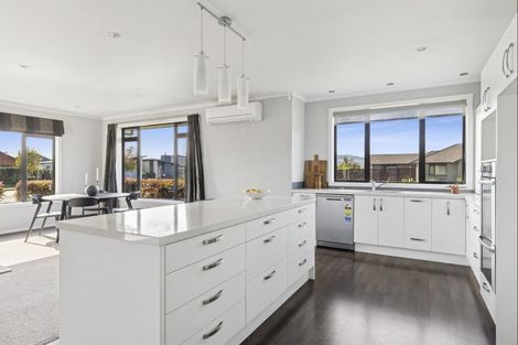 Photo of property in 2 Kowhai Drive, Cambridge, 3434