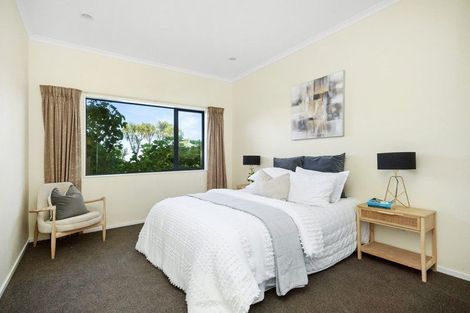 Photo of property in 39 Arahiwi Grove, Tirohanga, Lower Hutt, 5010