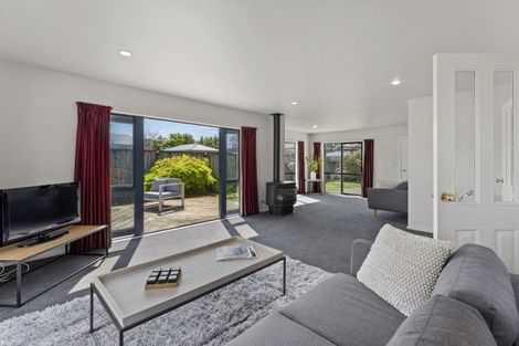 Photo of property in 22 Granville Street, Silverstream, Upper Hutt, 5019