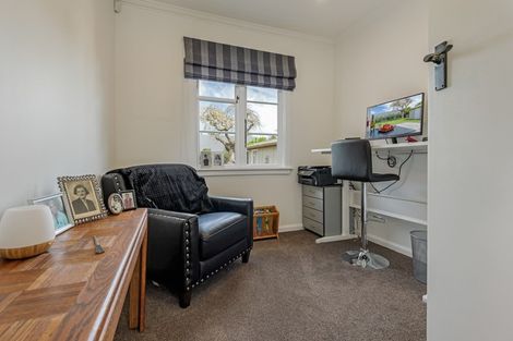 Photo of property in 8 Hughes Avenue, Hokowhitu, Palmerston North, 4410