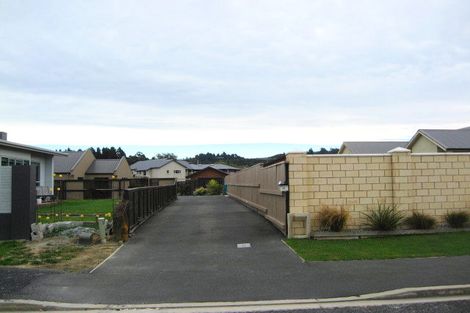 Photo of property in 37 Sunninghurst Drive, Fairfield, Dunedin, 9018