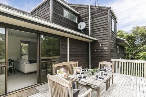 Photo of property in 11 Ellwood Place, Churton Park, Wellington, 6037