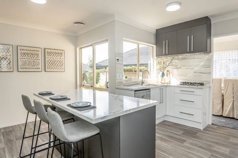 Photo of property in 5 Greta Banks Place, Wattle Downs, Auckland, 2103