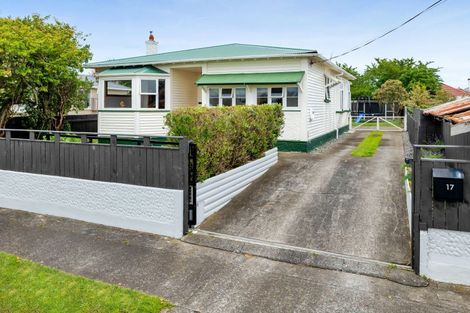 Photo of property in 17 Clifford Street, Hawera, 4610