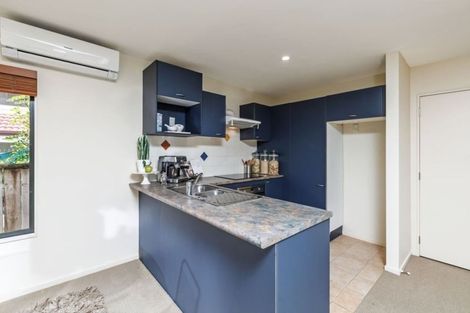 Photo of property in 4/42 Fields Parade, Oteha, Auckland, 0632