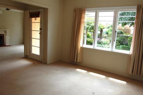 Photo of property in 216 Saint Leonards Avenue, Saint Leonards, Hastings, 4120